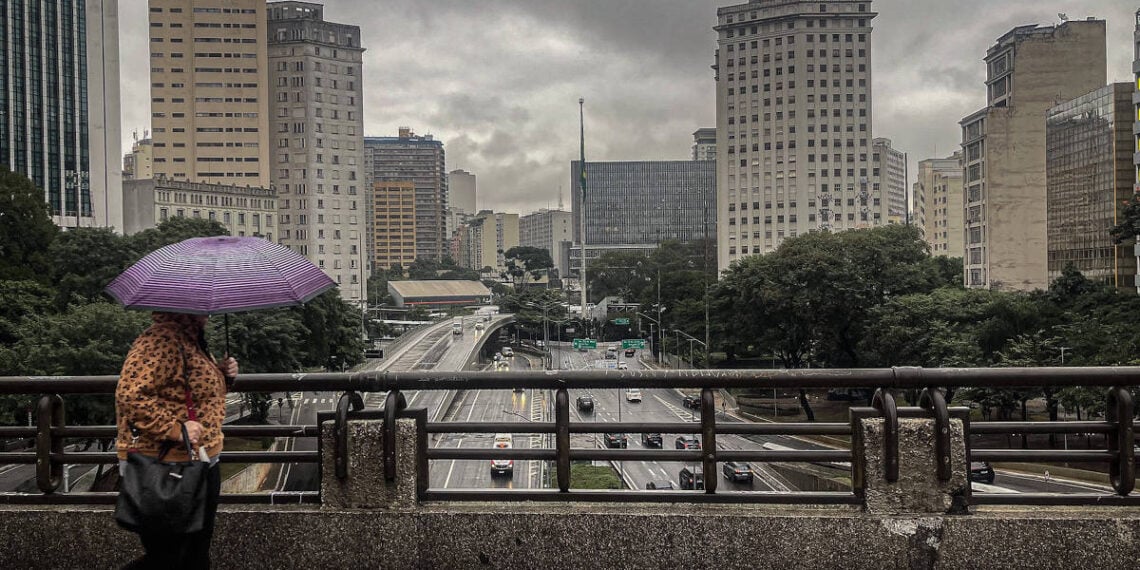 Semana começa com melhora na qualidade do ar e clima ameno em São Paulo - UOL