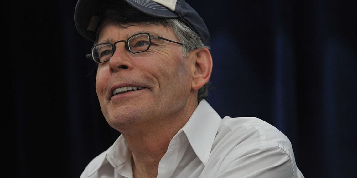 Stephen King dá uma resposta forte de três palavras depois de descobrir que a Flórida proibiu 23 de seus livros nas escolas