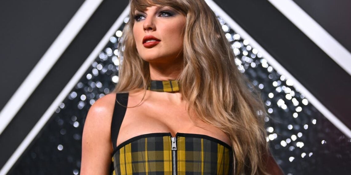 Taylor Swift leva 400.000 pessoas ao local de registro de eleitores em menos de 24 horas