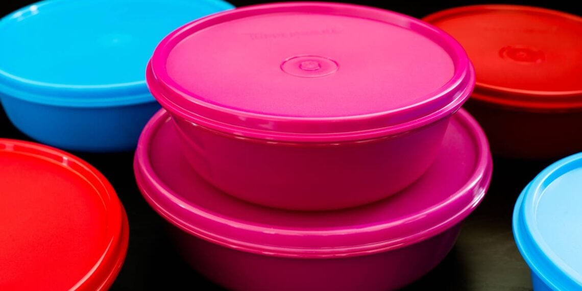 A icônica marca de artigos para o lar Tupperware pede falência com dívida de US$ 700 milhões