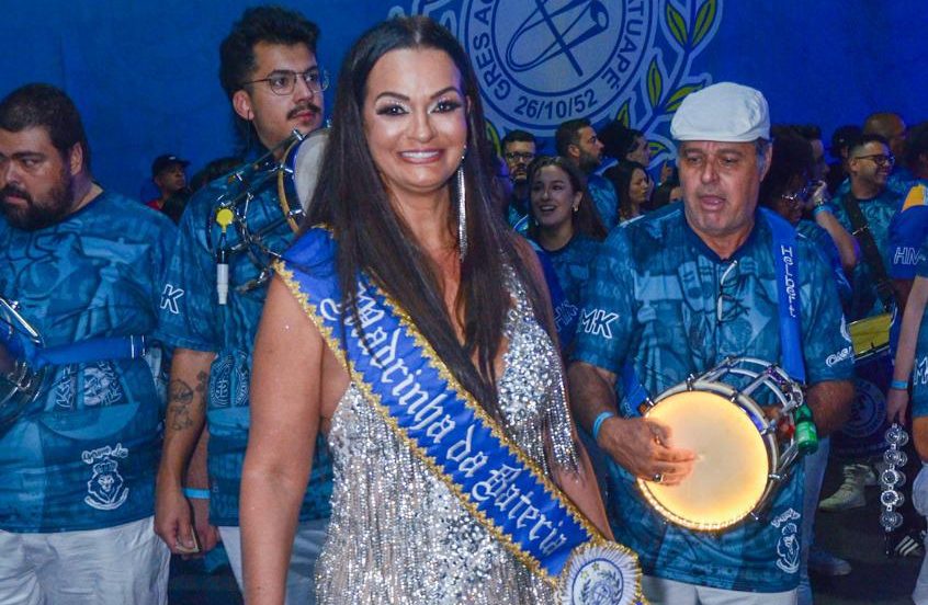 Madrinha de bateria da Tatuapé, Carmen Reis, afirma que fez terapia após o Carnaval para lidar com críticas sobre o corpo