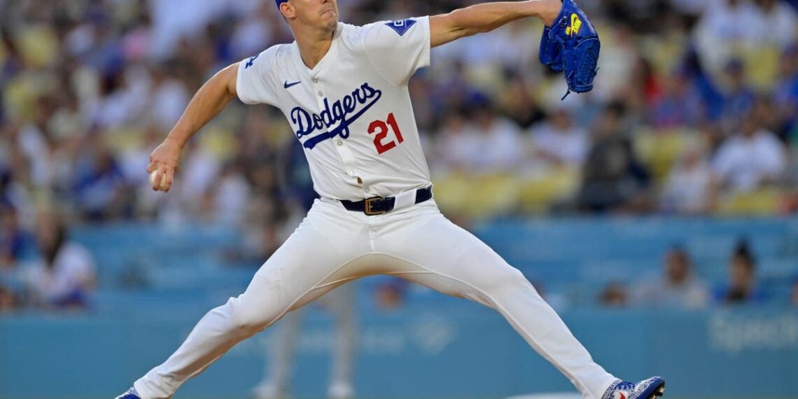 Lançador estrela do LA Dodgers roubado pela multidão no autódromo da Califórnia