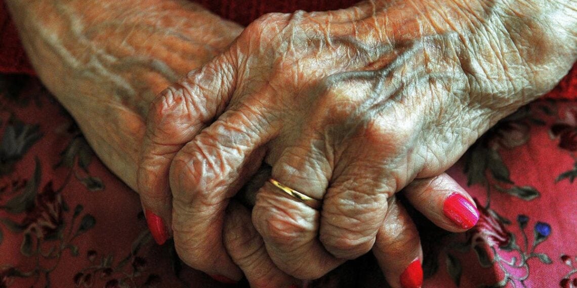 Novo medicamento para Alzheimer rejeitado para uso no NHS – porque não vale o dinheiro gasto