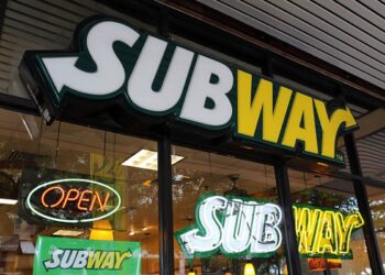 Subway processado por supostamente enganar clientes em carne em sanduíches