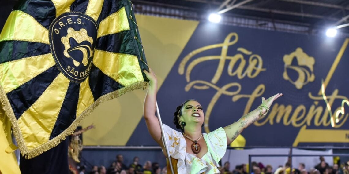 Thaís Romi celebra chegada na São Clemente e projetos em conjunto com a escola