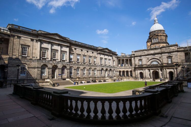 Universidade de Edimburgo promove inclusao entre estudantes