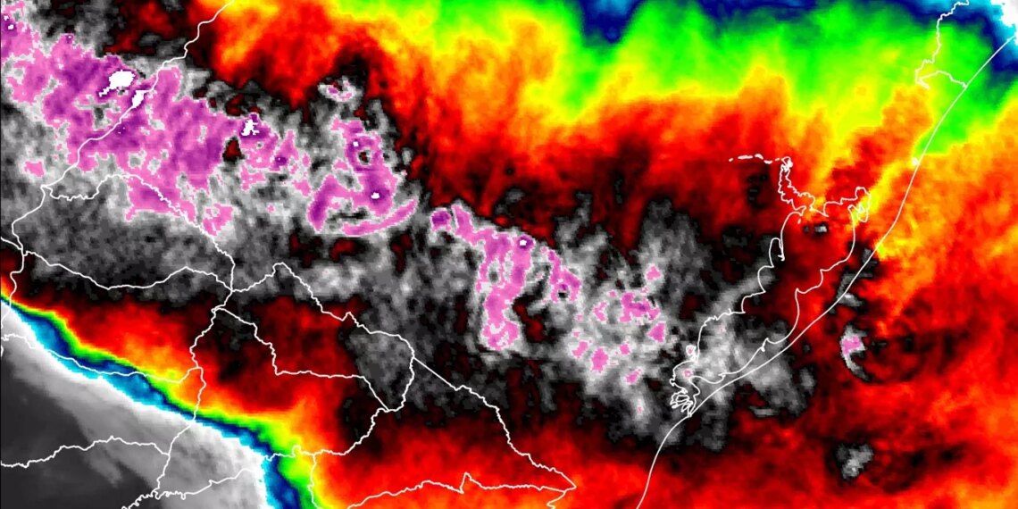 Temporais com vendavais e granizo avançam em noite de alerta no RS - MetSul.com