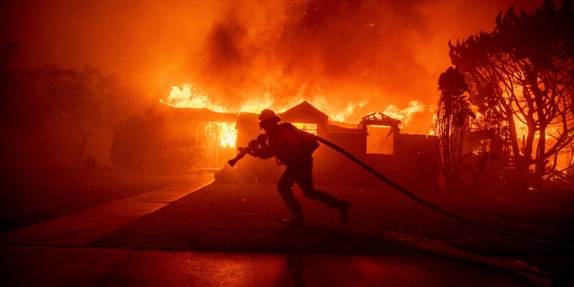 Palisades disparam atualizações ao vivo: cinco mortos enquanto novo incêndio em Hollywood Hills provoca novas evacuações