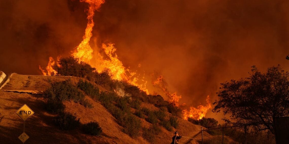 Últimos incêndios em Los Angeles: o número de mortos sobe para 24 enquanto os bombeiros correm contra os ventos cada vez mais intensos de Santa Ana