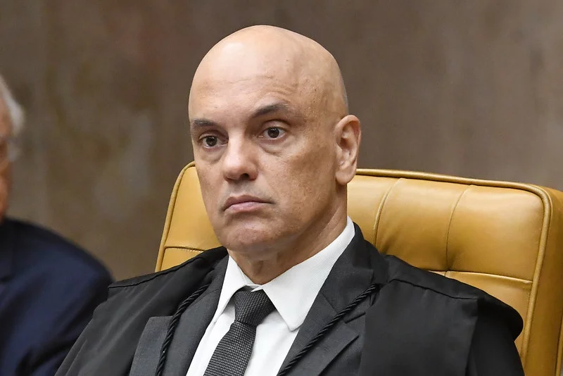 Moraes libera acusado de furtar chinelos em MG: ‘Constrangimento ilegal’ - Estado de Minas