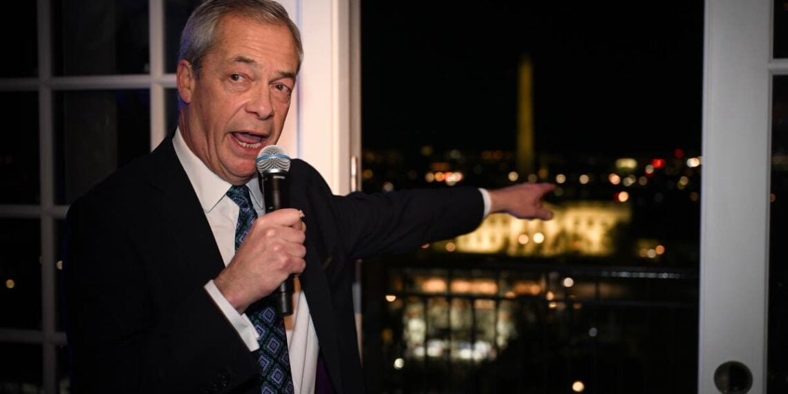 Nigel Farage proclamou 'futuro primeiro-ministro da Grã-Bretanha' em festa de celebração de Trump movida a champanhe