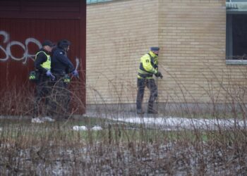 Tiro da escola na Suécia mais recente: 10 mortos depois que o atirador abre fogo no campus em Örebro