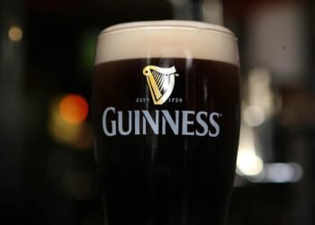 Fábrica de New Guinness para facilitar os problemas de fornecimento em meio à demanda sem precedentes